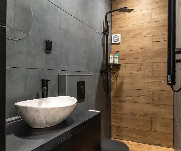 Downtown Luxury By Stlcz With 2 Bathrooms Daire *