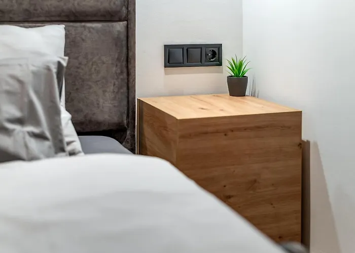 Downtown Luxury By Stlcz With 2 Bathrooms * Budapeşte