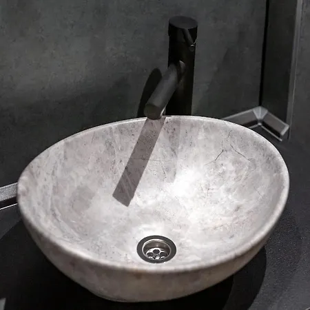 Downtown Luxury By Stlcz With 2 Bathrooms Apartament