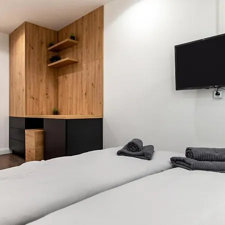 Downtown Luxury By Stlcz With 2 Bathrooms