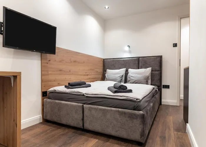 Downtown Luxury By Stlcz With 2 Bathrooms Lägenhet *